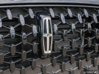 Leather Seats, Heated Seats, Sunroof! Impeccable exterior style, plush interior comfort, and active... (image 9)