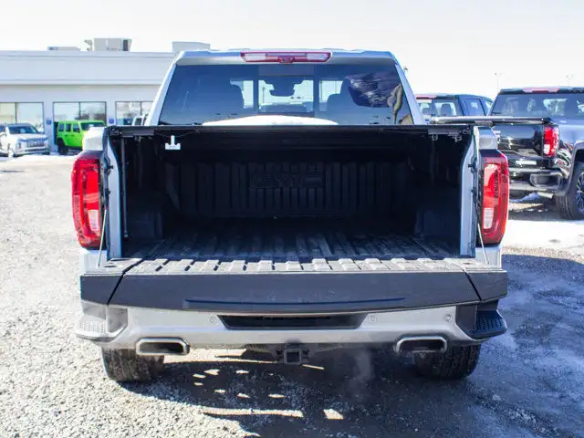 2025 GMC Sierra 1500 Crew Cab Short Box 4-Wheel Drive Denali for dans Autos et camions dans Ville d’Edmonton - Image 8