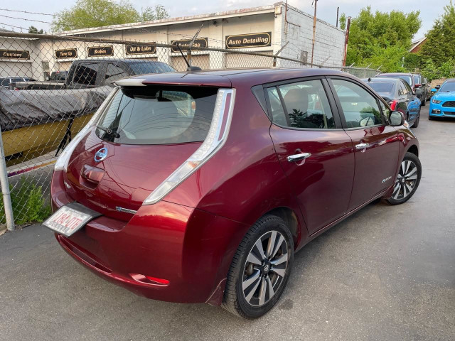 2017 Nissan Leaf SV *ONE OWNER, FULL SERVICE RECORDS, NAV* in Cars & Trucks in Hamilton - Image 4