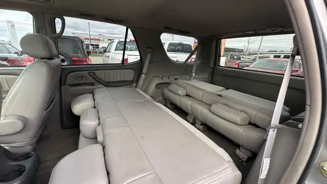 2004 Toyota Sequoia Limited*4X4*LEATHER*GREAT SHAPE*RELIABLE*AS  in Cars & Trucks in London - Image 17