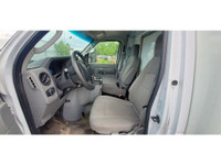 TORONTO'S LARGEST SELECTION OF CERTIFIED PRE-OWNED CUBE VANS - 2022 Ford E-450 16Ft Unicell Box (7Ft... (image 8)