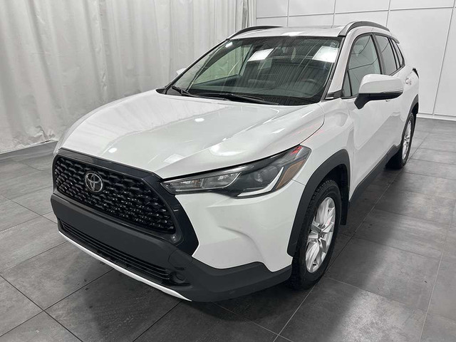 2022 Toyota Corolla Cross LE - AWD - VOLANT CHAUFFANT in Cars & Trucks in Québec City - Image 3