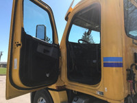 2019 FREIGHTLINER T12664ST;Heavy Duty Trucks - CONVENTIONAL W/O SLEEPER Penske Location 525 MACNAUGH... (image 8)