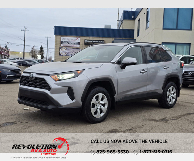2020 Toyota RAV4 LE in Cars & Trucks in Edmonton - Image 2