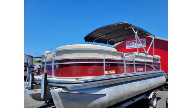 2015 LOWE SS 210 CL IN GREAT USED CONDITION! in Powerboats & Motorboats in Bedford