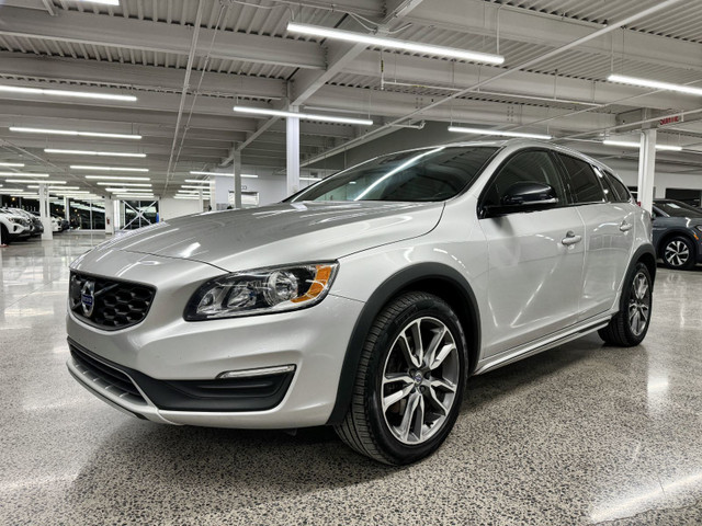 2018 Volvo V60 Cross Country CUIR * TOIT OUVRANT * CAMERA * AWD  in Cars & Trucks in Laval / North Shore