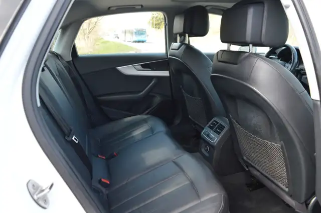 2017 Audi A4 4dr Sdn Auto Komfort quattro in Cars & Trucks in Markham / York Region - Image 13