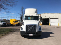 2019 VOLVO VNL64300;Heavy Duty Trucks - CONVENTIONAL W/O SLEEPER Penske Location 100 THORNHILL DR DA... (image 1)