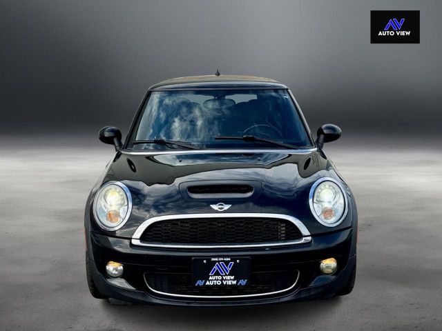 2010 MINI Cooper Hardtop S **6 SPEED MANUAL** in Cars & Trucks in Hamilton - Image 2