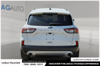 2020 Ford Escape SEL Oxford White 8-Speed Automatic Leduc Hyundai is Leduc's pre-owned Hyundai desti... (image 2)