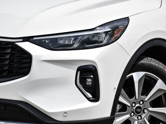 2023 Ford Escape Platinum WOW...PLATINUM, MOONROOF , STAR WHITE! in Cars & Trucks in Kawartha Lakes - Image 2