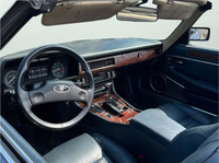 V12 XJS NOW AVAILABLE!! WHAT A STUNNING DROP TOP JAGUAR!! IN EXCELLENT CONDITION AND MILEAGE THAT CA... (image 5)