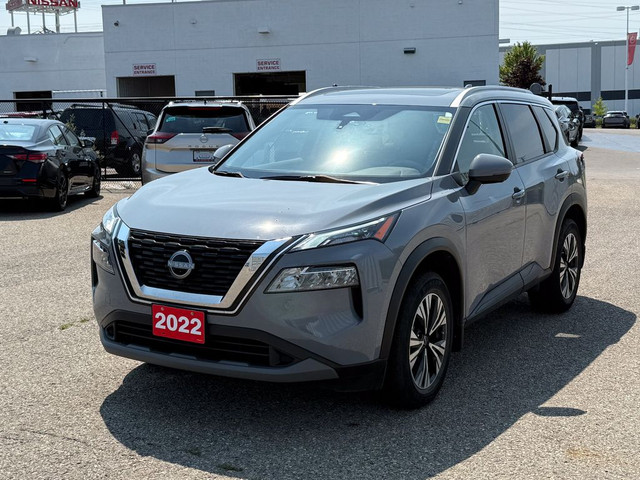 2022 Nissan Rogue SV AWD | Moonroof | Blind spots | Push Start in Cars & Trucks in City of Toronto - Image 4