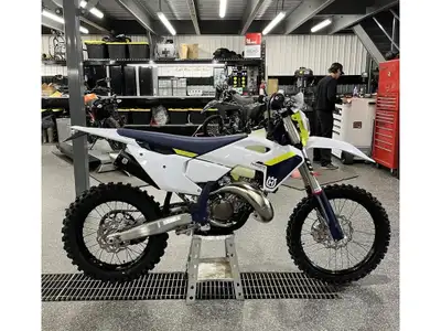 2025 Husqvarna TE 150 Les photos peuvent être à titre indicatif et sans inscription. Les promotions...