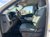 Super Duty F-350 SRW XLT 4WD Crew Cab 8' Box, 18" Aluminum Wheels, 6.7L V8 Turbo Diesel Engine, 10-S... (image 9)