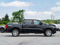 3.55 REAR AXLE RATIO,BLACK DELUXE CLOTH BUCKET SEATS -inc: Bucket Seats Full-Length Floor Console Po... (image 8)
