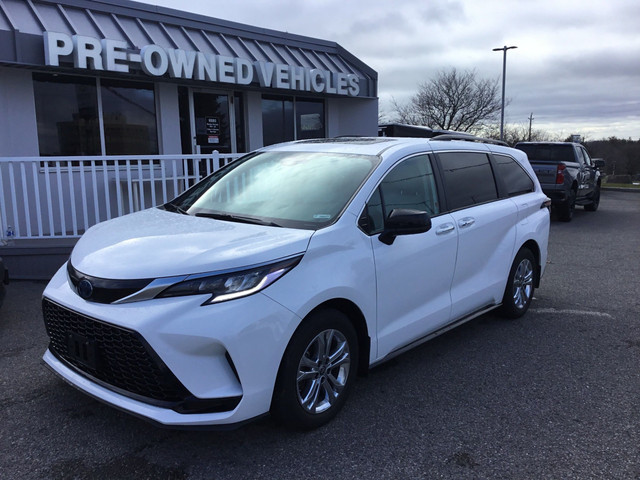 2022 Toyota Sienna XSE 7-Passenger in Cars & Trucks in Oshawa / Durham Region