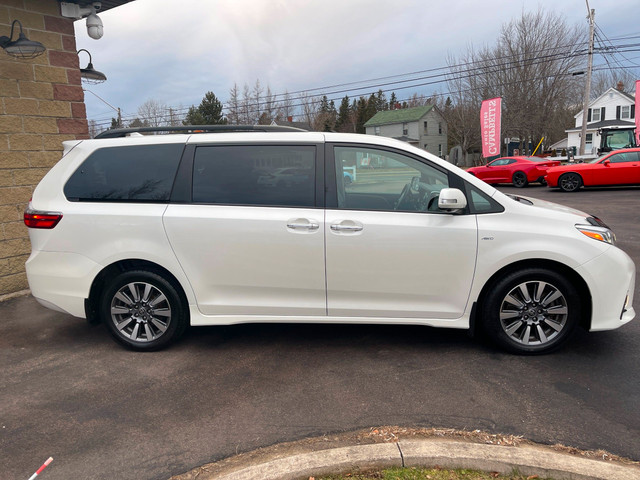 2020 Toyota Sienna XLE 7-Passenger Dual Sunroof! DVD! Brown L... in Cars & Trucks in Moncton - Image 3