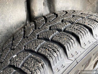 This Jeep Cherokee has a dependable Regular Unleaded I-4 2.4 L/144 engine powering this Automatic tr... (image 7)