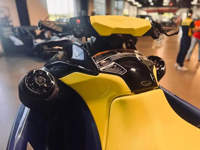2021 SEA-DOO WAKE 170 WITH SOUND-CUSTOM! in Personal Watercraft in Winnipeg - Image 7