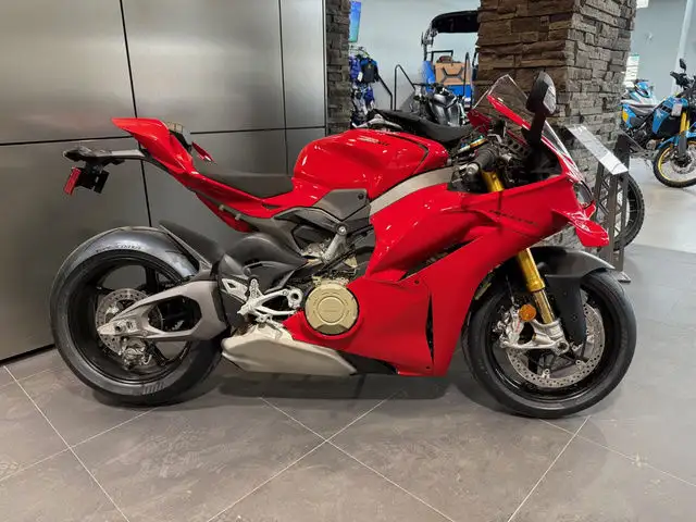 2025 Ducati PANIGALE V4S in Street, Cruisers & Choppers in Kelowna - Image 3