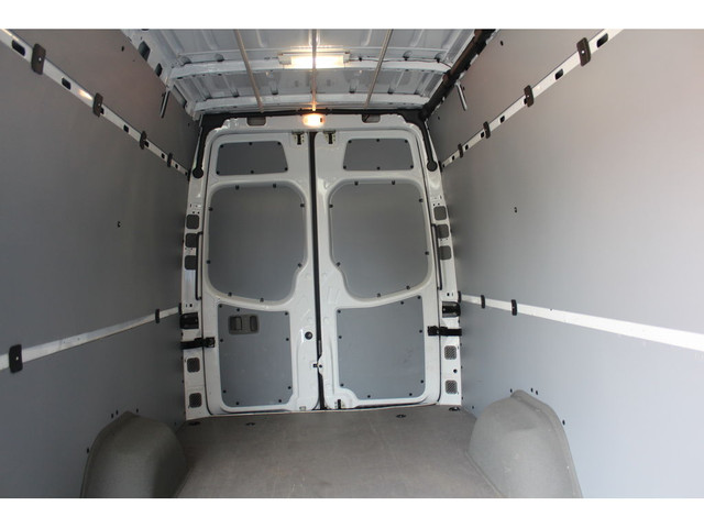 2017 Mercedes-Benz Sprinter 170\" - \"3.0L DIESEL\" - \"REAR HEA in Cars & Trucks in City of Toronto - Image 4