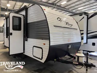 The Highland Ridge RV Transcend 177BH is a compact, lightweight travel trailer designed for families...