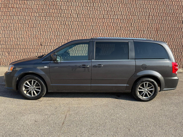 2014 Dodge Grand Caravan SXT | CLEAN CARFAX | LEATHER | POWER SE in Cars & Trucks in Oshawa / Durham Region - Image 3