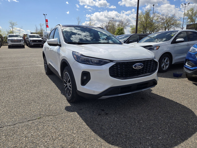 2025 Ford Escape PHEV | PREM PKG | PANO VISTA ROOF in Cars & Trucks in Calgary - Image 3