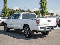 One Owner - Heated Front Seats - Keyless Ignition - Backup Camera The 2022 Toyota Tacoma TRD Sport b... (image 6)