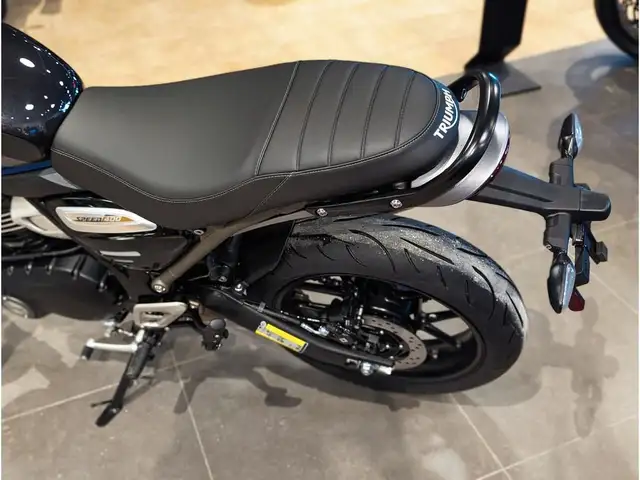 2025 Triumph Speed 400 // Caspian Blue/Storm Grey in Dirt Bikes & Motocross in Winnipeg - Image 13