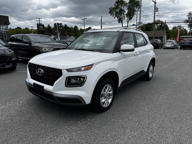 Hyundai Venue Preferred Auto FWD Tissu Carplay Android Auto 2023 in Cars & Trucks in Trois-Rivières