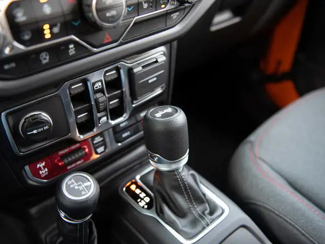 2025 Jeep Wrangler Rubicon in Cars & Trucks in Calgary - Image 22