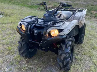 APPLY NOW: https://www.ridecollective.ca/get-pre-approved The 2009 YAMAHA GRIZZLY 700 FI EPS 4X4 is...