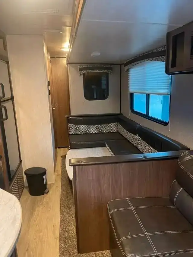 2018 HEARTLAND PROWLER LYNX 30LX (FINANCING AVAILABLE) in Travel Trailers & Campers in Kelowna - Image 8