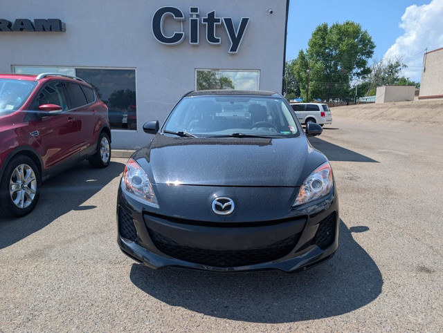 2013 Mazda 3 4dr Sdn Man GX for sale in Cars & Trucks in Medicine Hat - Image 2