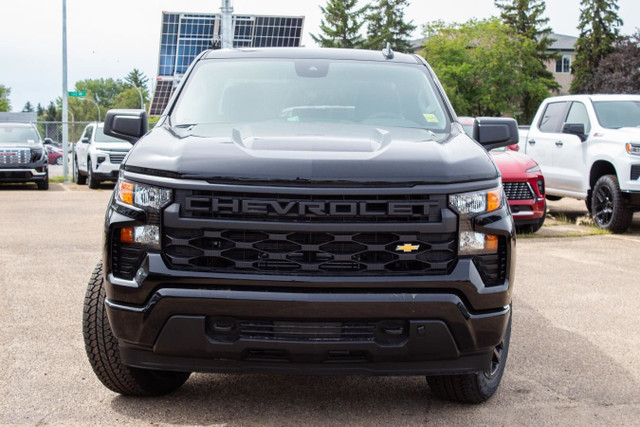 2025 Chevrolet Silverado 1500 Crew Custom 4WD in Cars & Trucks in Edmonton - Image 3