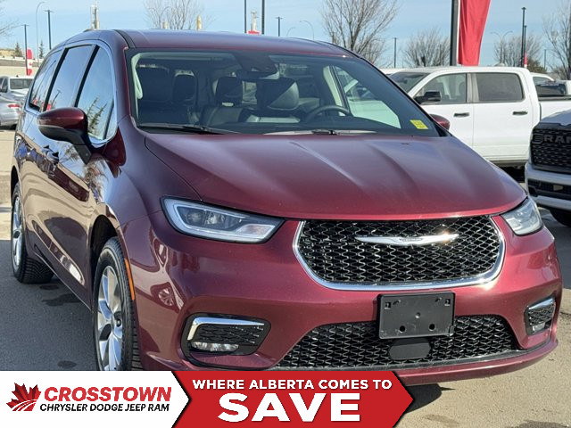 2023 Chrysler Pacifica Touring L | Remote Start | Apple CarPlay in Cars & Trucks in Edmonton