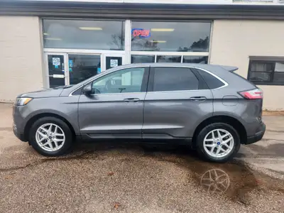 2022 Ford Edge SEL CLEAN CAFFAX! Leather, Navigation, AWD Gre...