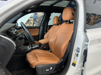 Leather Seats, Heated Seats, Apple CarPlay, Navigation, Power Liftgate! Check out our large selectio... (image 8)