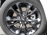 This Dodge Durango has a dependable ERC 3.6L Pentastar(TM) VVT V6 engine w/ESS engine powering this... (image 8)