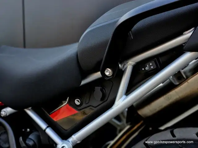 2025 Triumph Tiger 900 GT Pro Carnival Red Sapphire Black in Street, Cruisers & Choppers in Oshawa / Durham Region - Image 18