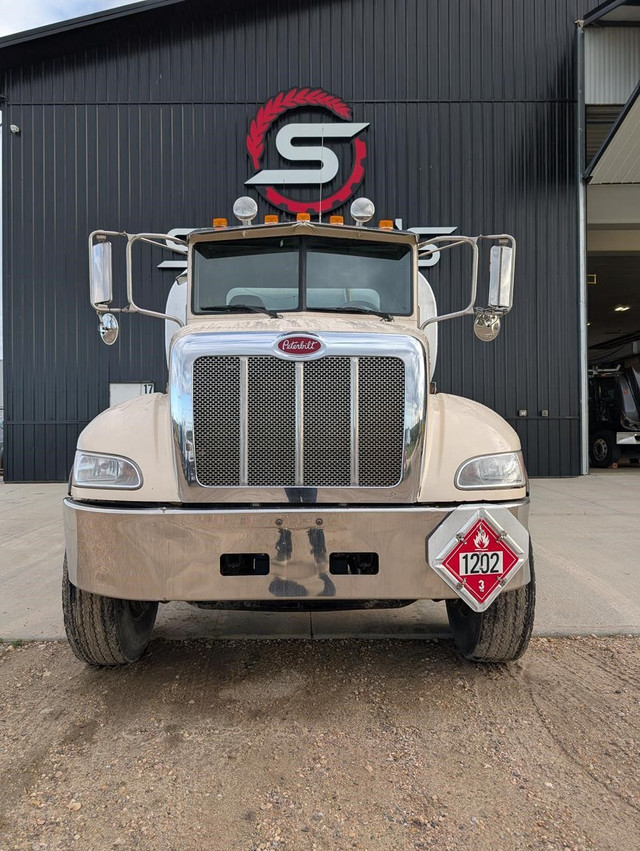 2013 PETERBILT 348 in Heavy Trucks in Edmonton - Image 2