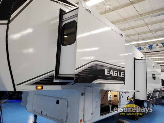 2024 Jayco Eagle 321RSTS in Travel Trailers & Campers in Ottawa - Image 3
