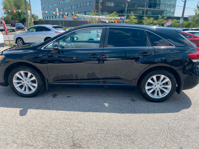 2016 Toyota Venza 4dr Wgn AWD in Cars & Trucks in City of Toronto - Image 2