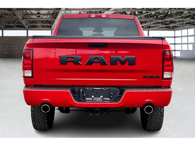 2021 Ram 1500 Classic Night Edition Crew V8 | Sub Zero | Tow Hit in Cars & Trucks in Mississauga / Peel Region - Image 4