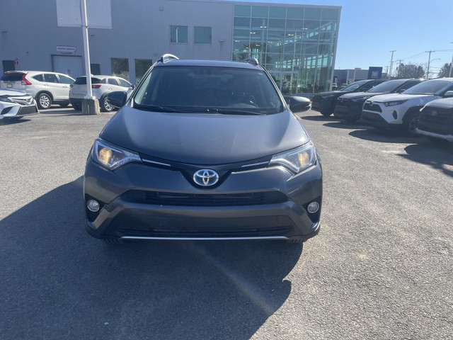 Toyota RAV4 XLE HYBRID 2016 AWD - TOIT OUVRANT - in Cars & Trucks in Québec City - Image 3