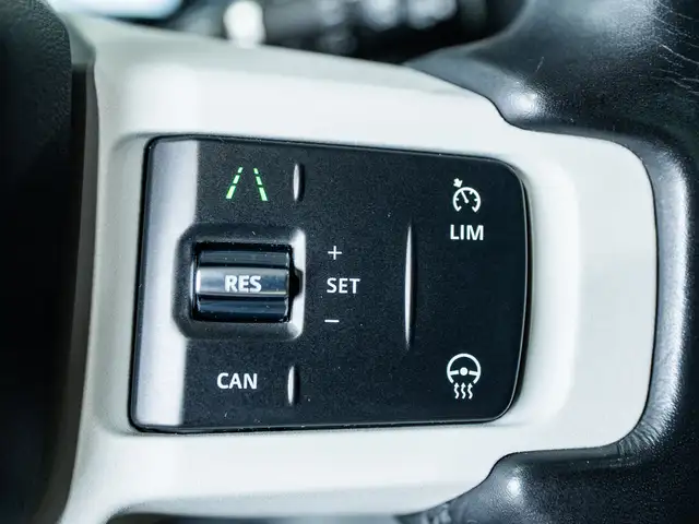 2023 Land Rover Defender 110 SE/PANO/360 CAM/MERIDIAN/CARPLAY/CL in Cars & Trucks in Mississauga / Peel Region - Image 17