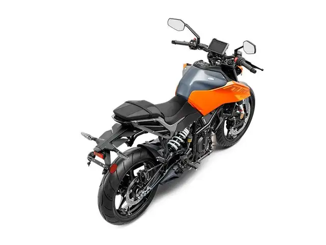 2024 KTM 250 DUKE in Sport Touring in Granby - Image 4
