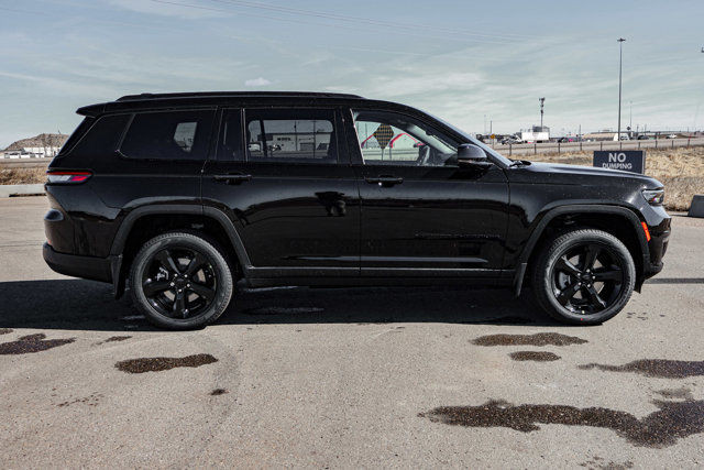  2024 Jeep Grand Cherokee L Limited in Cars & Trucks in Strathcona County - Image 4